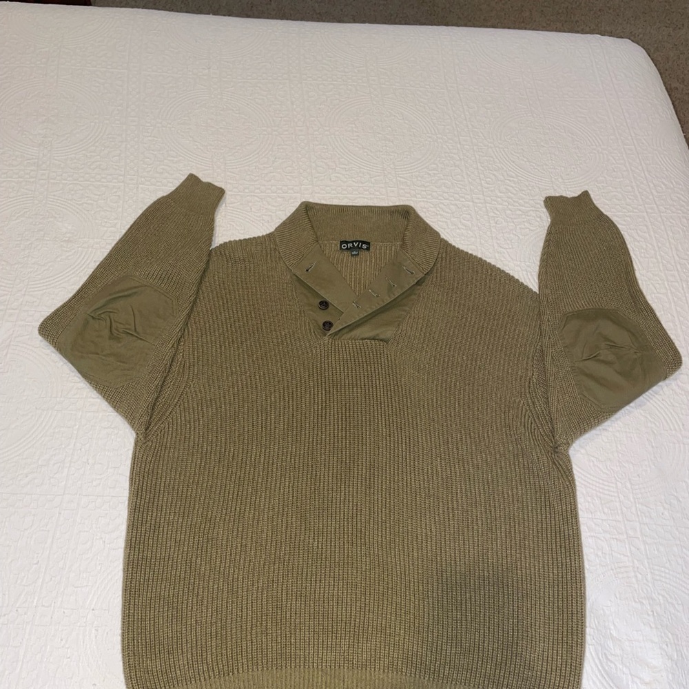 Orvis V-Neck Sweater in Olive